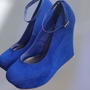 STEVE Madden Royal Blue Wedges